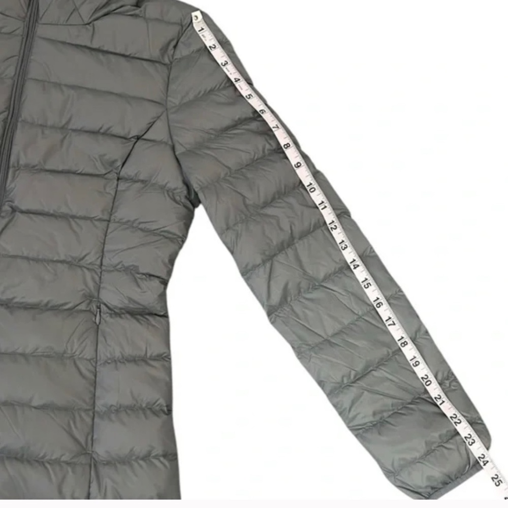 NWT Quince, Lightweight Down Filled Packable Puffer, Long Jacket, Size  Small - Picture 7 of 8
